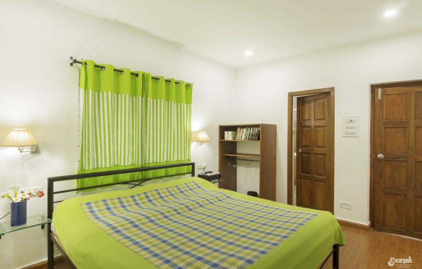 bedroom of taurus homestay kotagiri