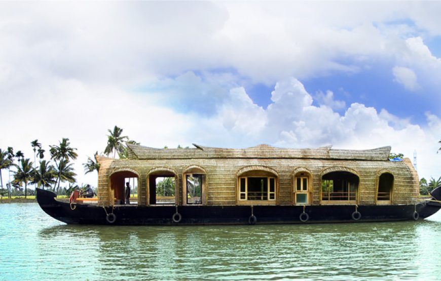 House boat in Alleppey Homestay Backwaters